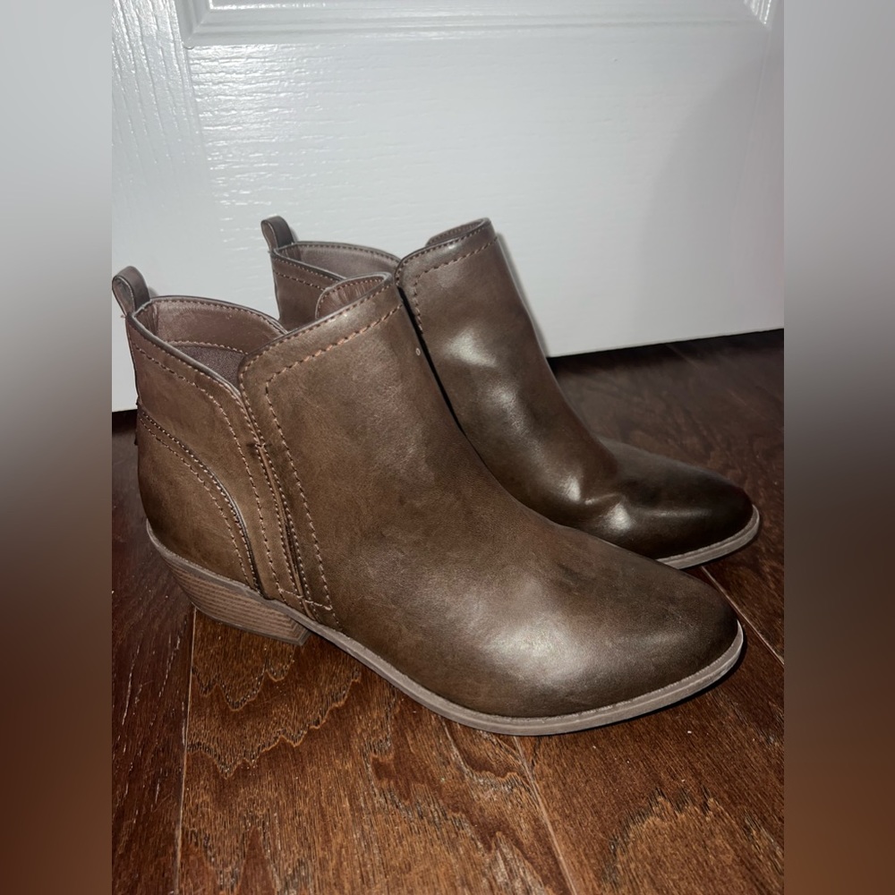 By Guess Dark Brown Leather Boots, Size 9